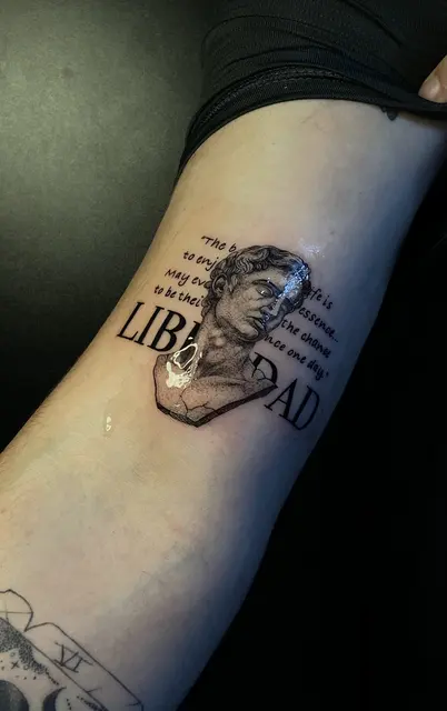 Libertad, Micro realismo